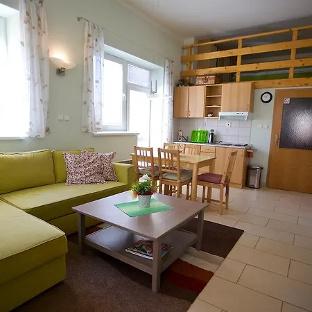 Spiežovec Apartman Dóval